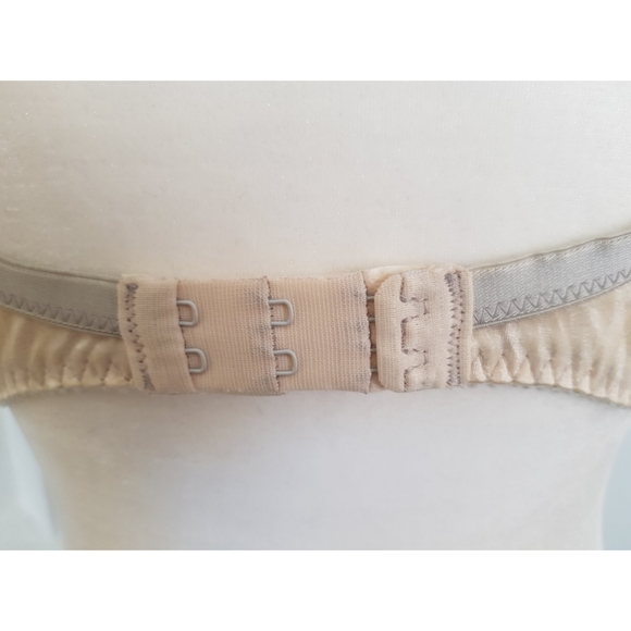 Vintage Vassarette Second Skin Satin Bra - Picture 9 of 16